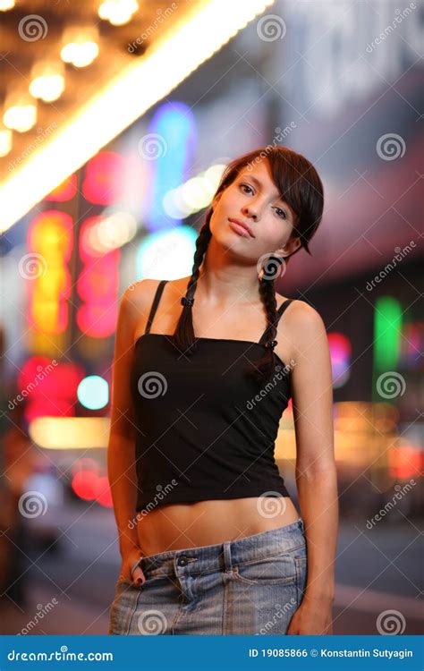 Petite Woman Images – Browse 88,266 Stock Photos, Vectors, .